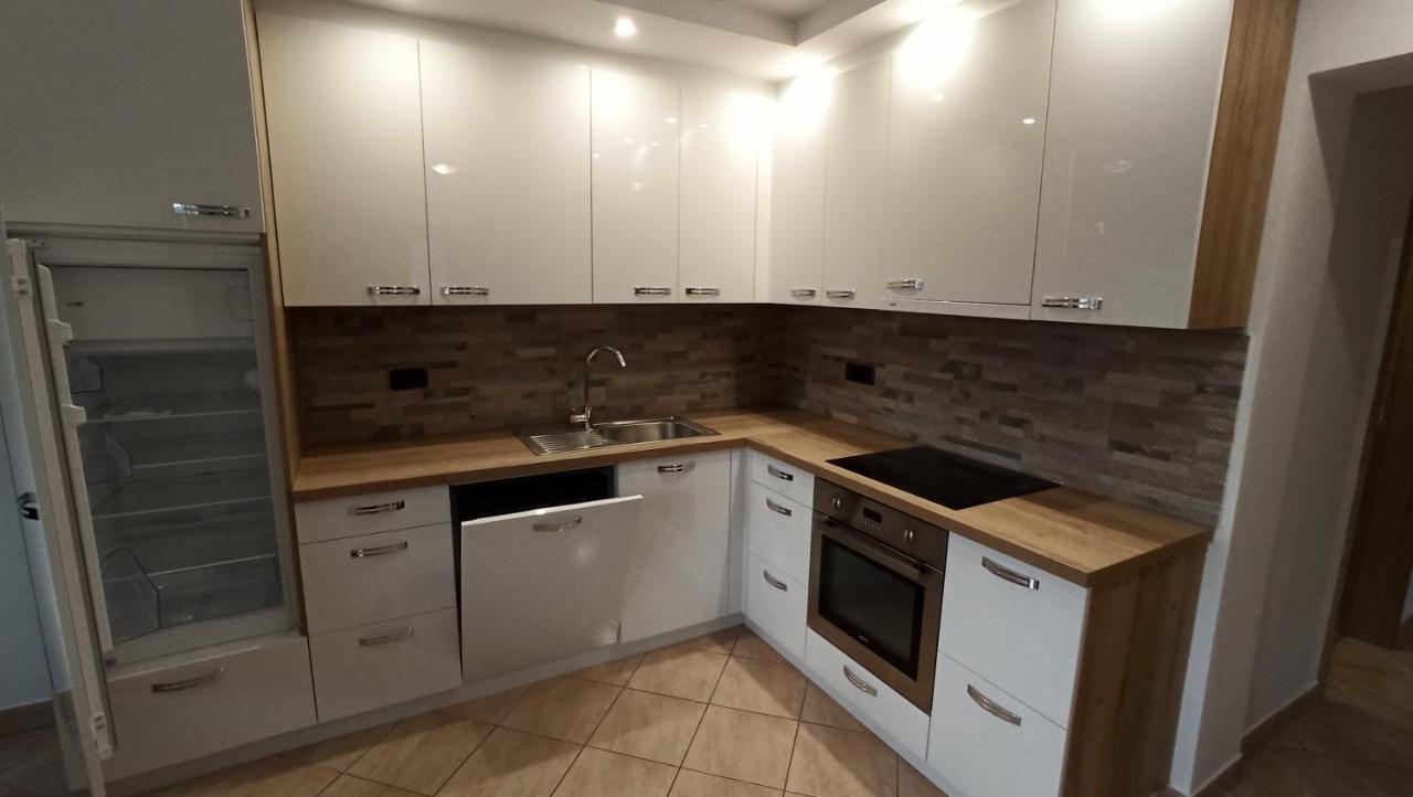 Apartma Apollonio Črni Kal Eksteriør billede