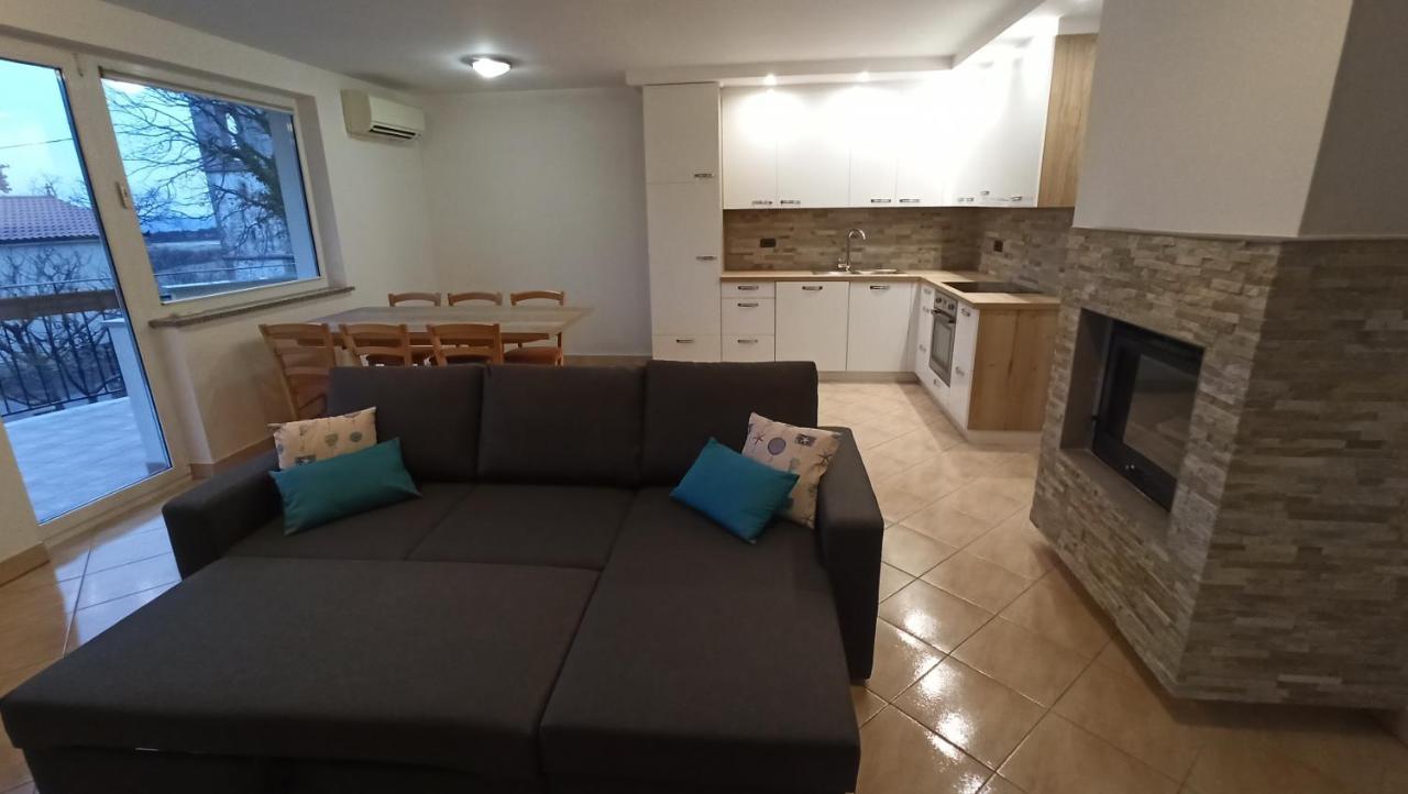 Apartma Apollonio Črni Kal Eksteriør billede