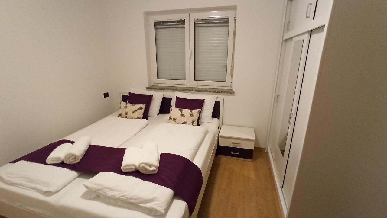 Apartma Apollonio Črni Kal Eksteriør billede