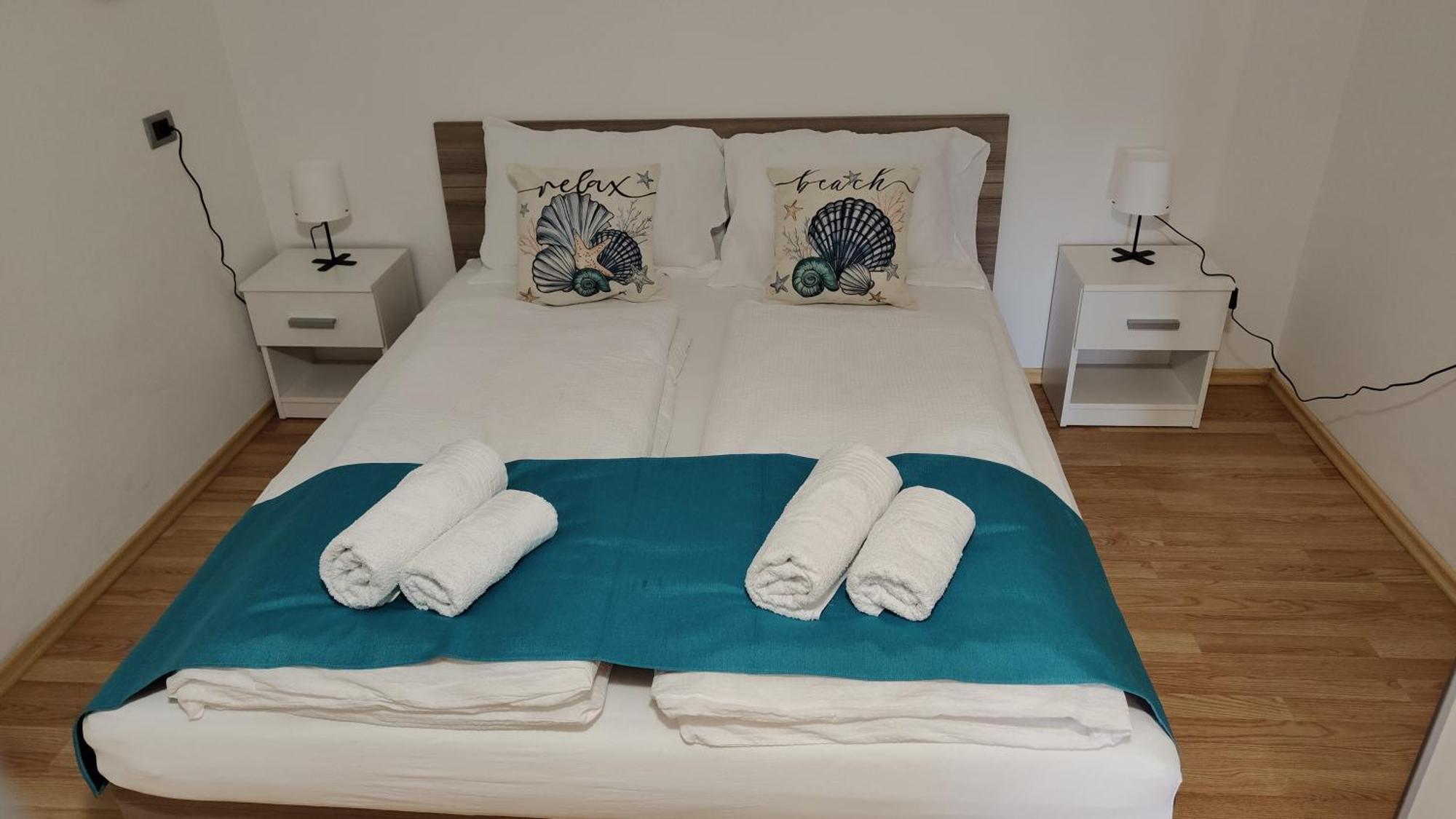 Apartma Apollonio Črni Kal Eksteriør billede